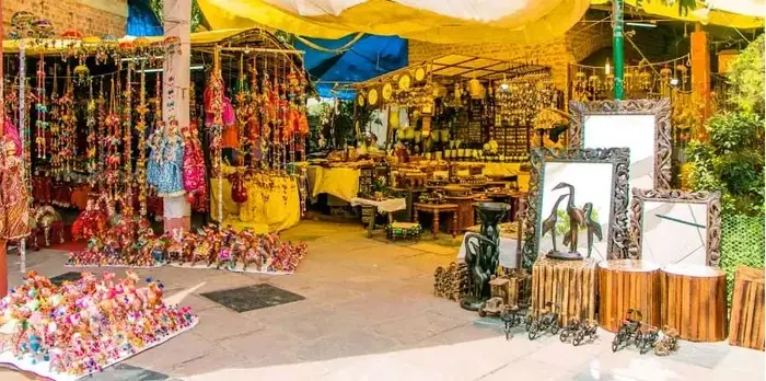 Delhi Haat, shopping market in Delhi
