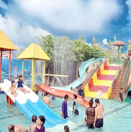 Drizzling Land in delhi